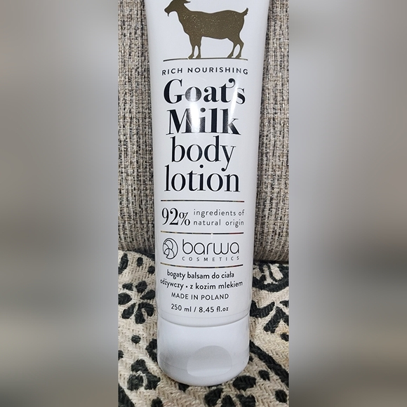 Barwa Goat's Milk Body Lotion -250 Ml.    MADE IN POLAND - Picture 2 of 3